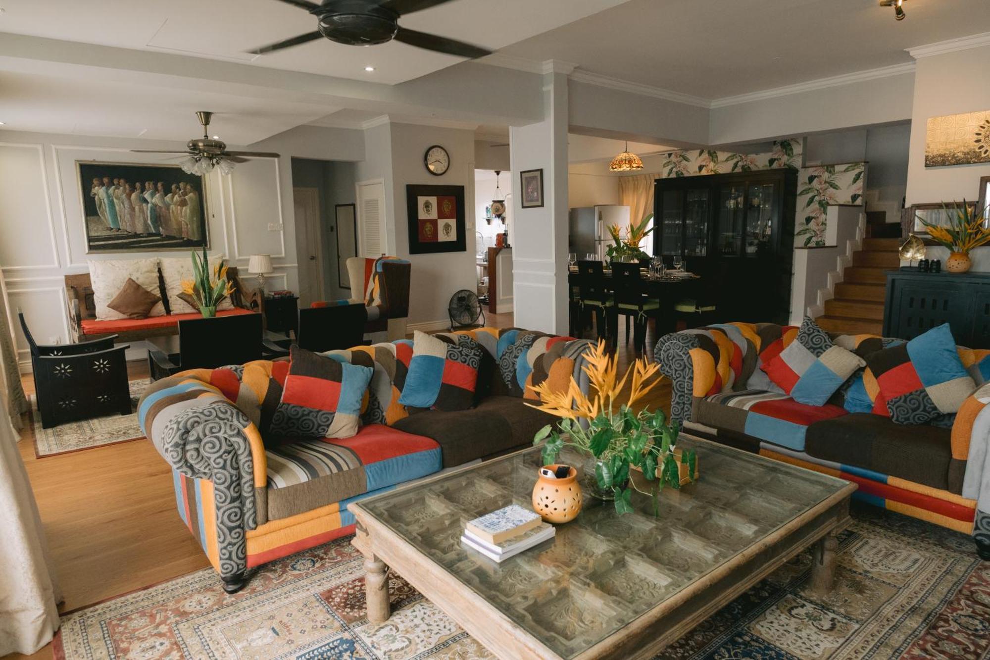 Petronella Luxury Penthouse Marina Court Apartment