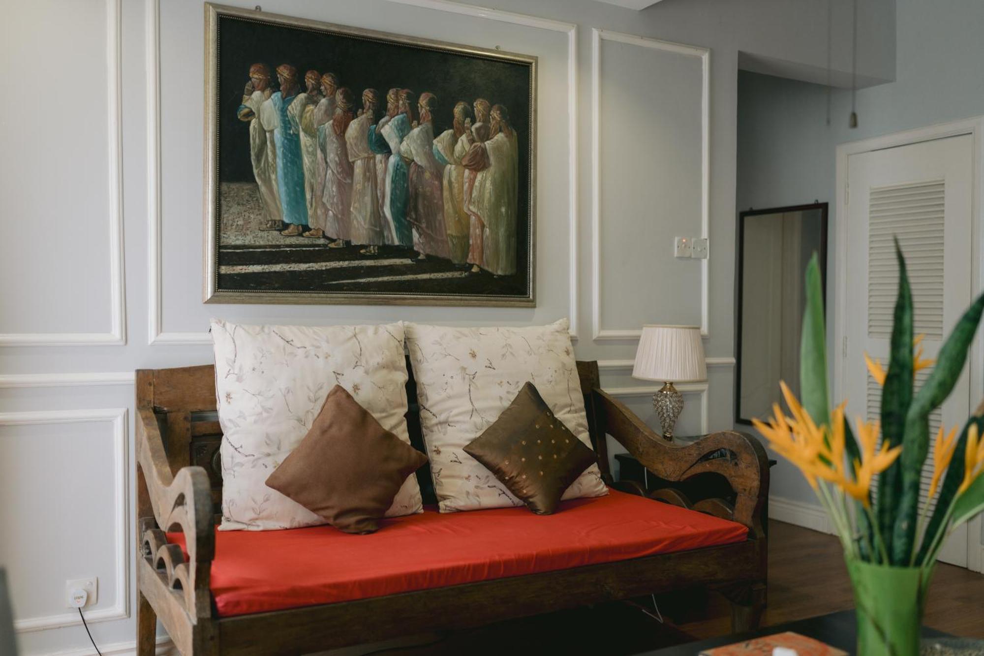 Petronella Luxury Penthouse Marina Court Apartment *
