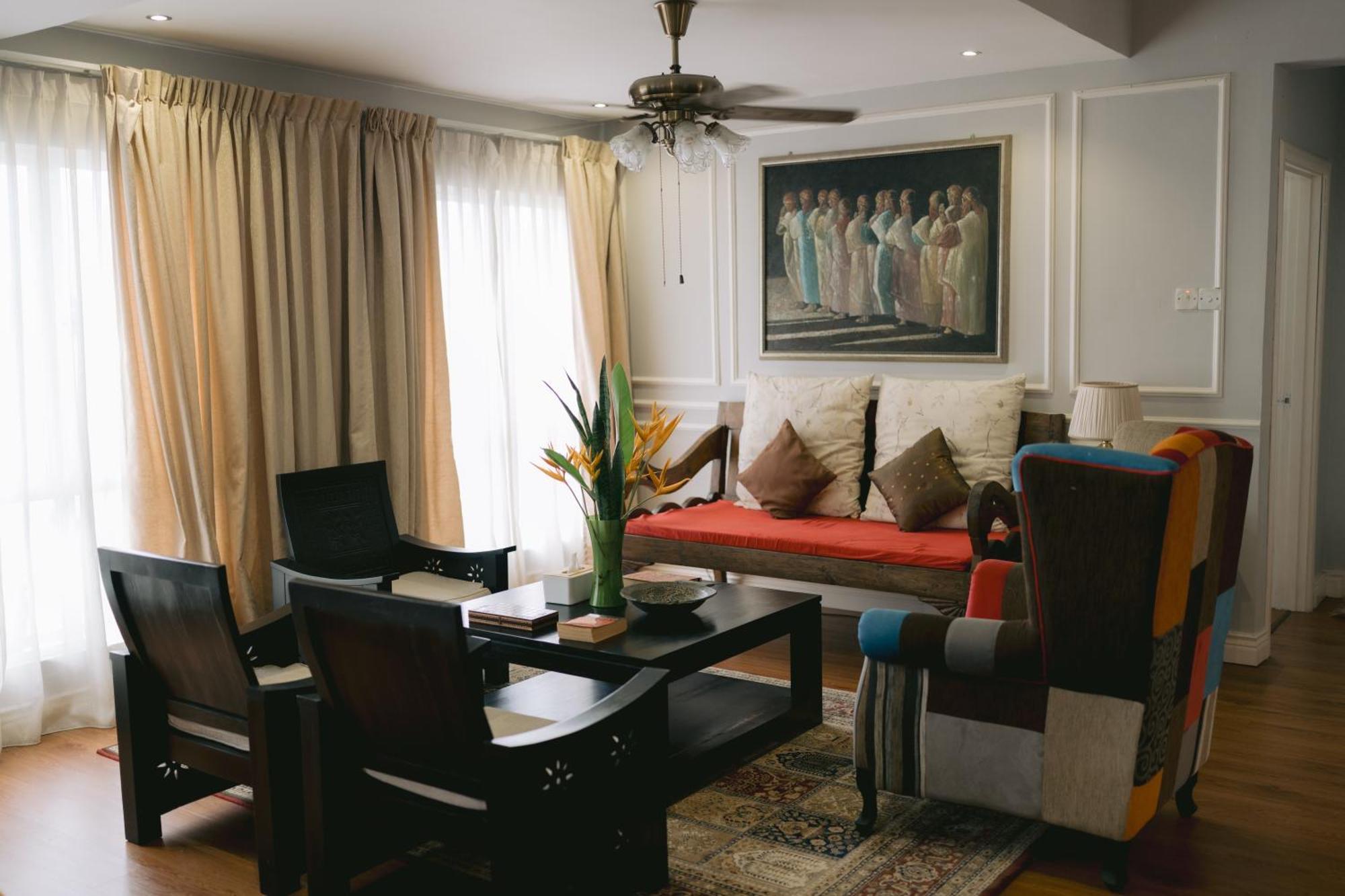Petronella Luxury Penthouse Marina Court Apartment