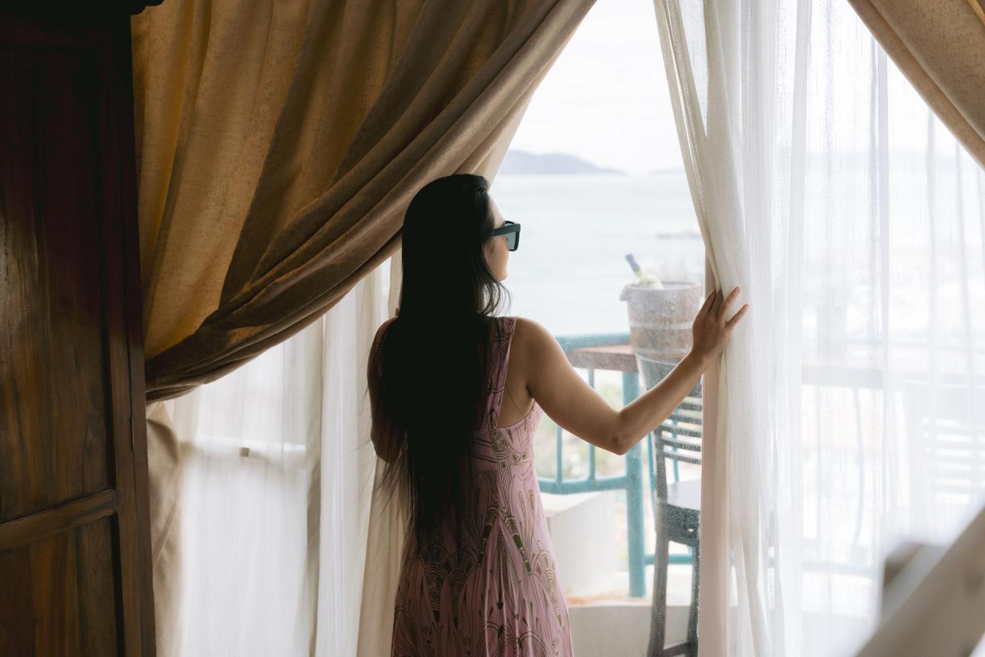 Petronella Luxury Penthouse Marina Court Apartment